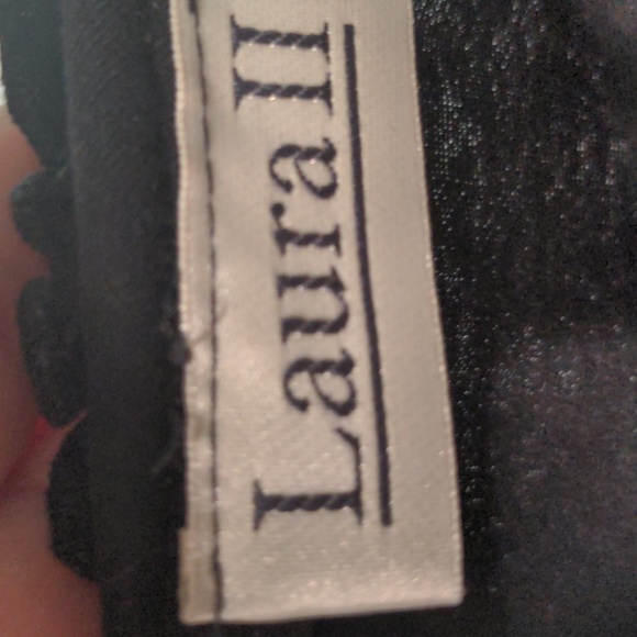 Laura II BLACK TOP 2X - Picture 2 of 7